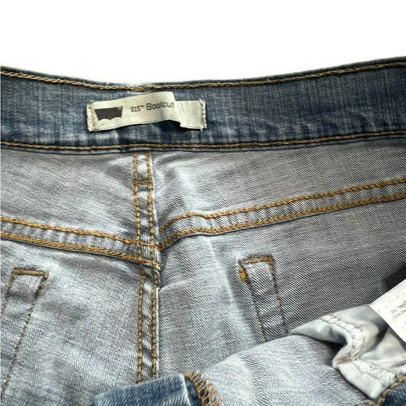 Women’s size 14 Levi’s 515 bootcut jeans - Picture 2 of 3